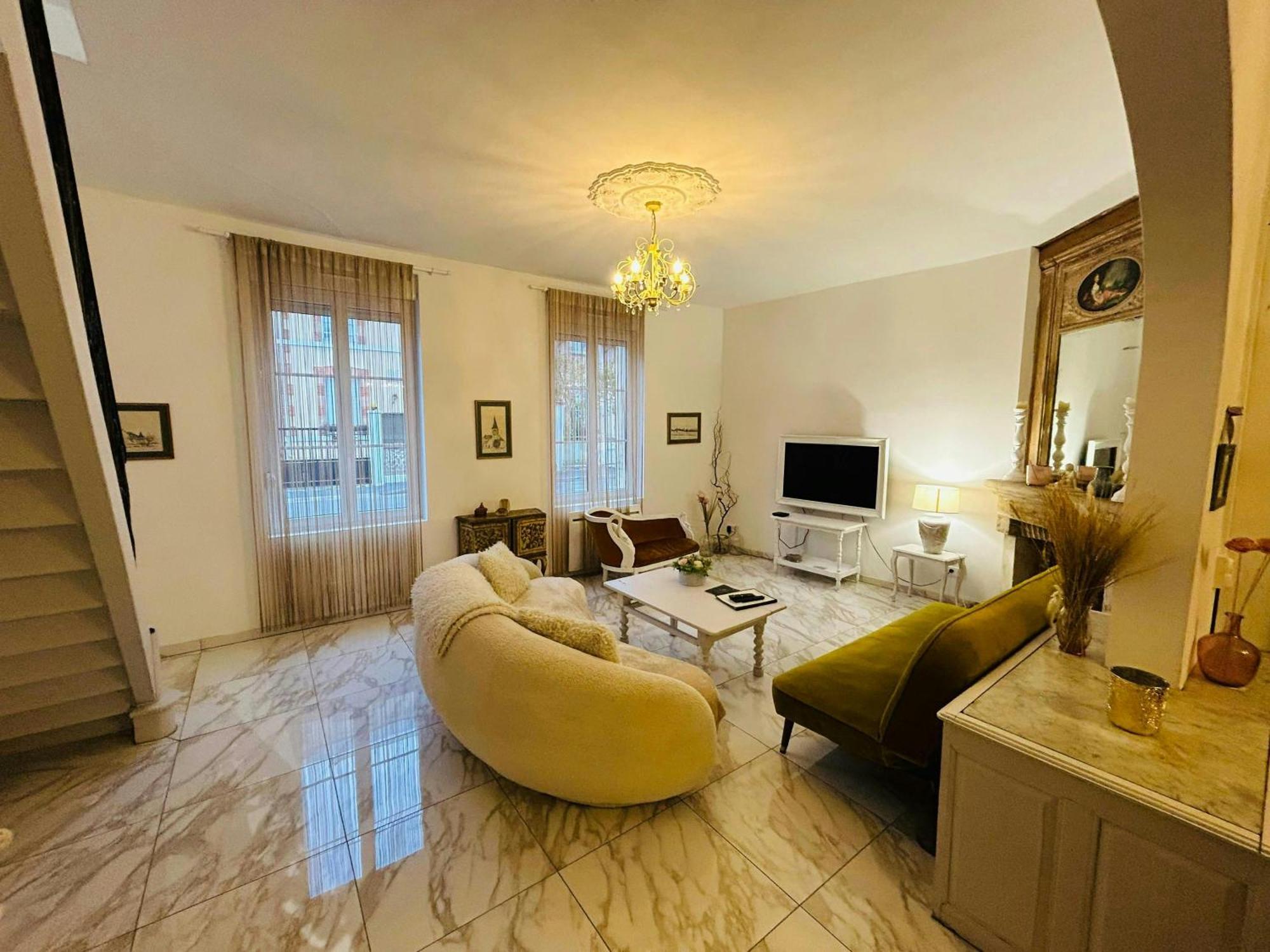 Magnifique Maison Dartiste La Maison Aerts Reims Luaran gambar