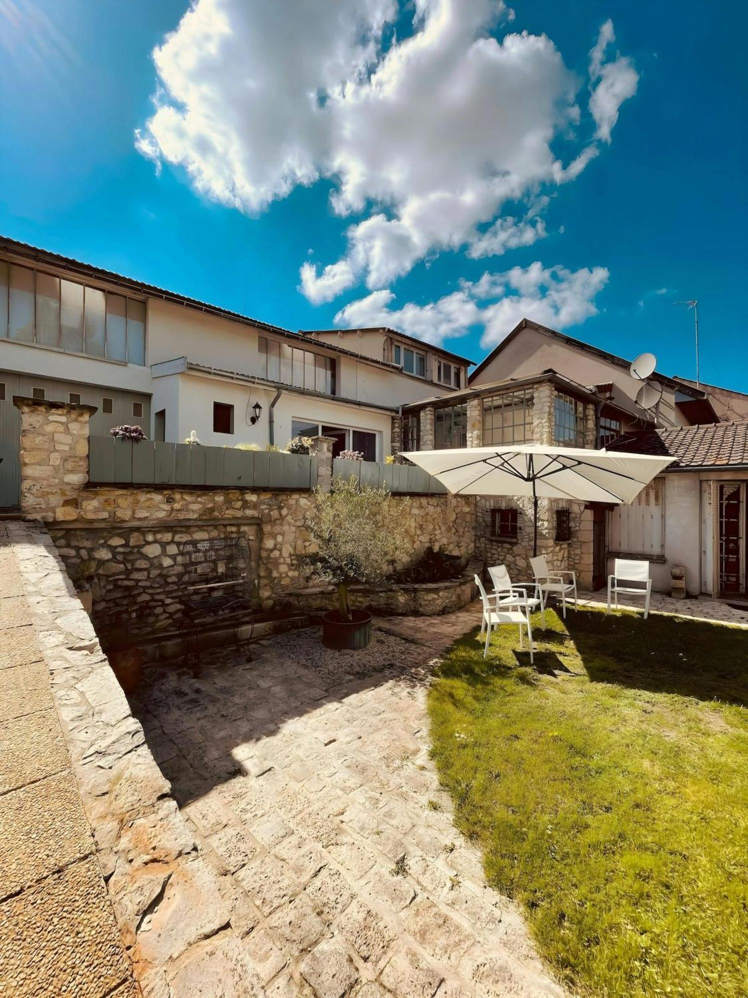 Magnifique Maison Dartiste La Maison Aerts Reims Luaran gambar